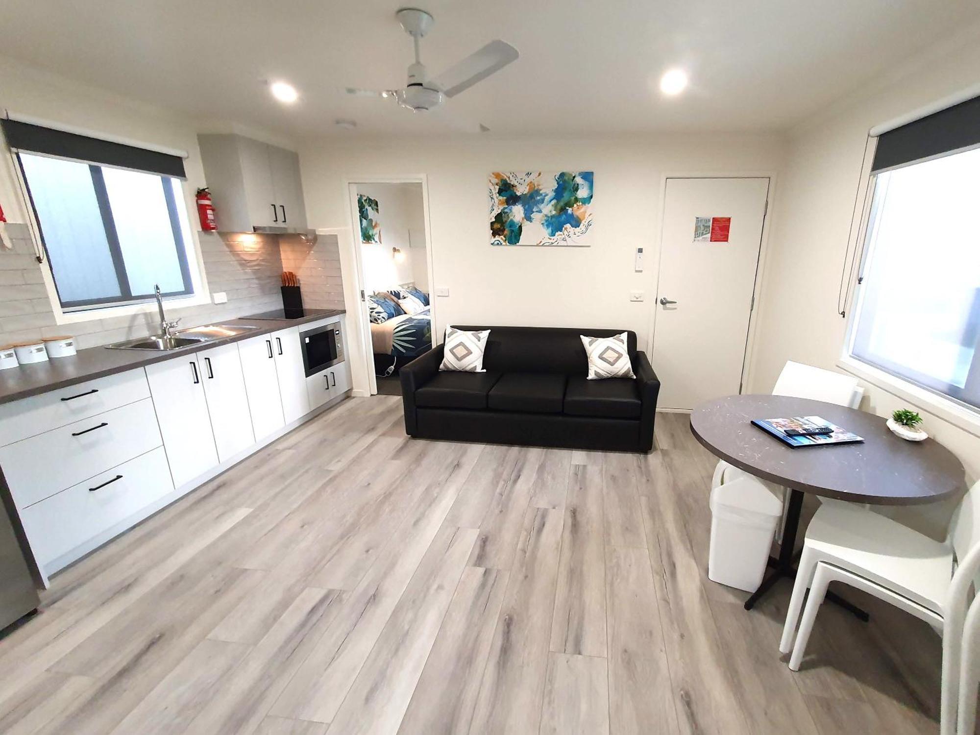 Big4 Whiters Holiday Village Lakes Entrance Exterior photo