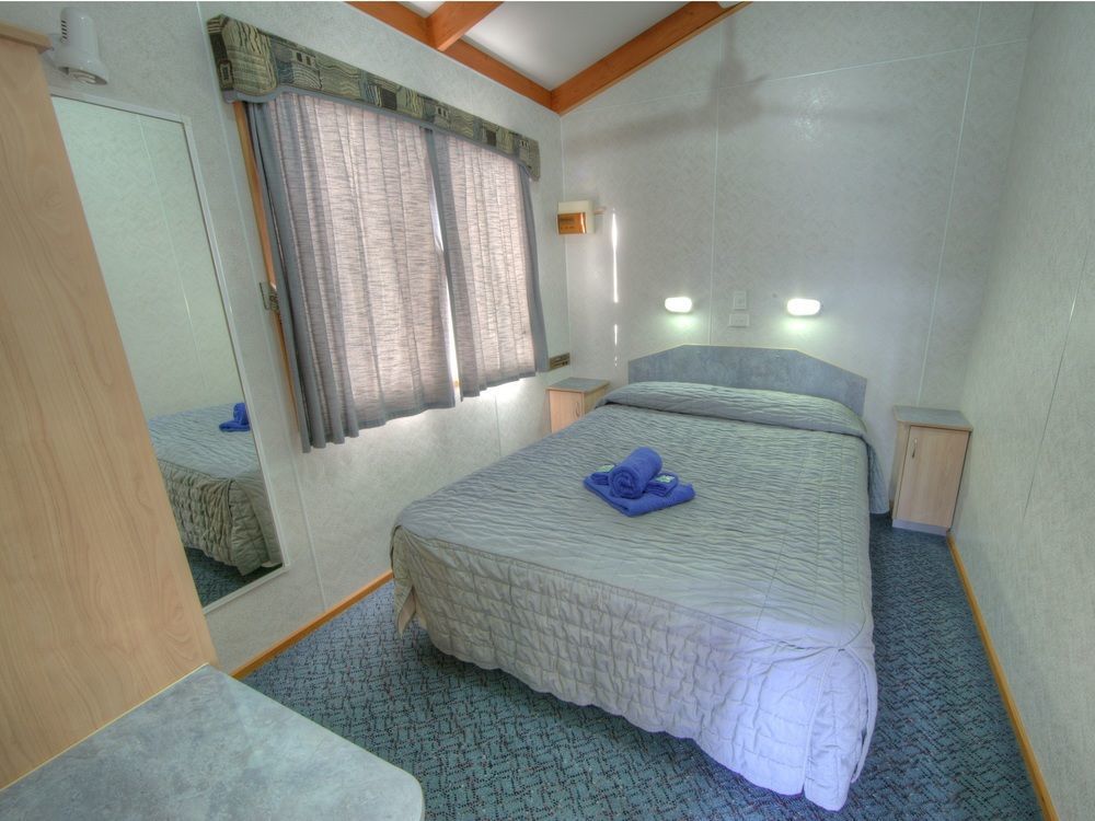 Big4 Whiters Holiday Village Lakes Entrance Exterior photo