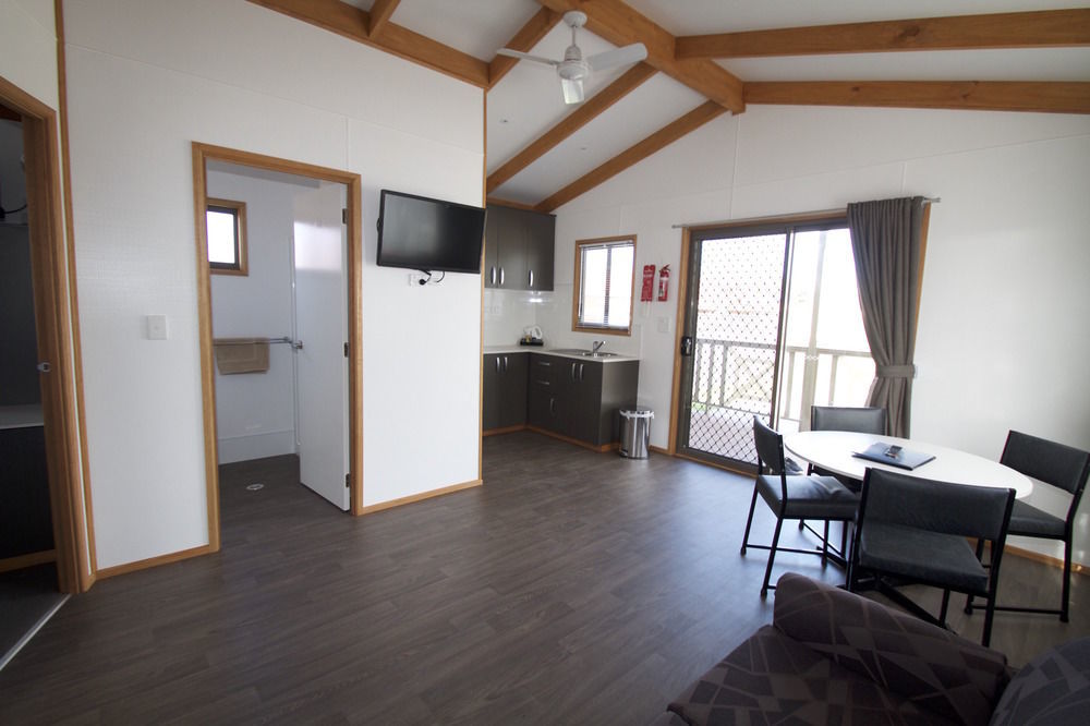 Big4 Whiters Holiday Village Lakes Entrance Exterior photo