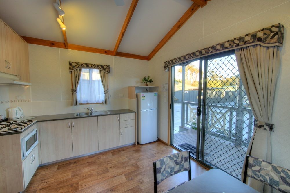 Big4 Whiters Holiday Village Lakes Entrance Exterior photo