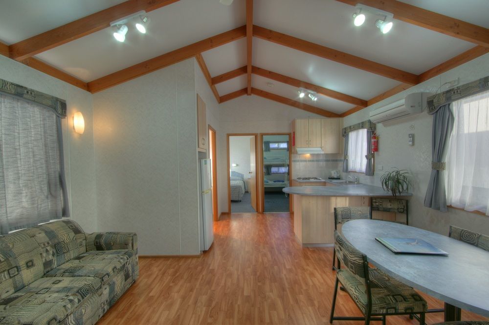 Big4 Whiters Holiday Village Lakes Entrance Exterior photo