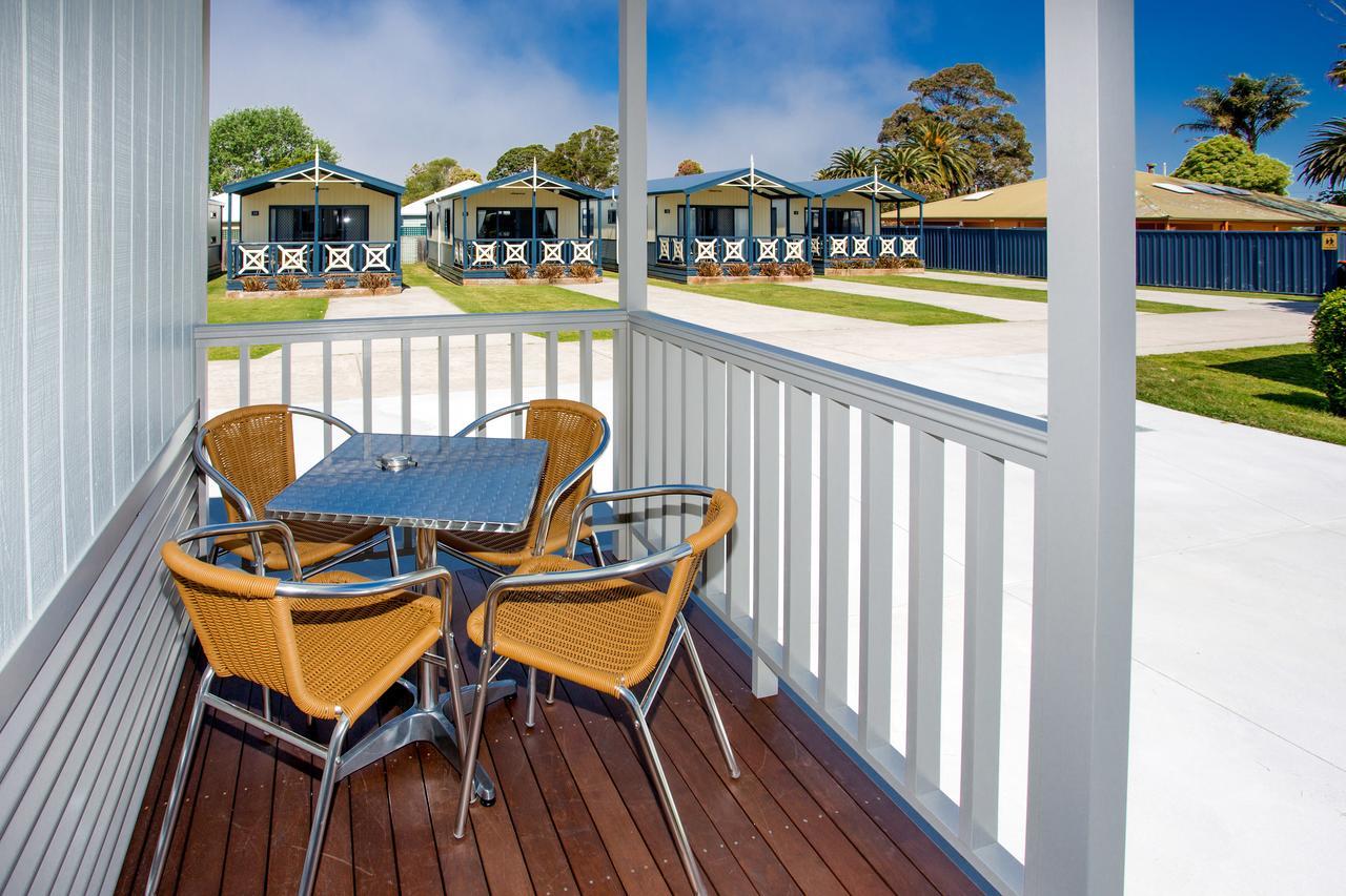 Big4 Whiters Holiday Village Lakes Entrance Exterior photo