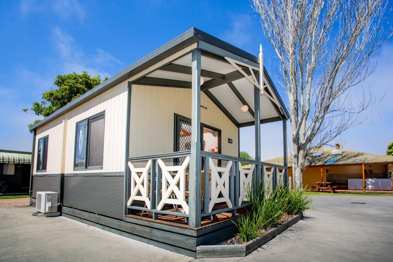 Big4 Whiters Holiday Village Lakes Entrance Exterior photo