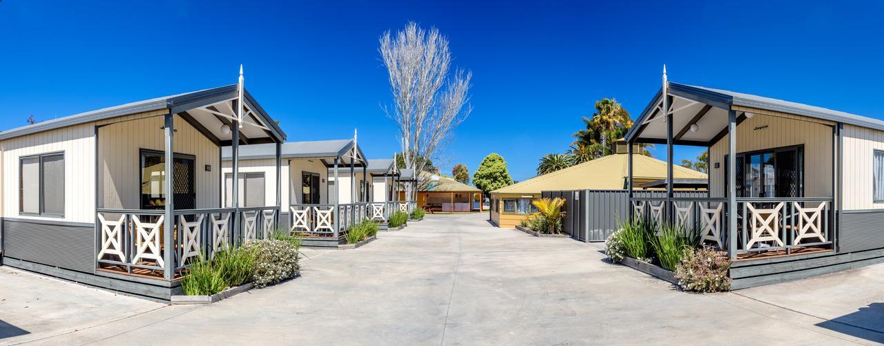 Big4 Whiters Holiday Village Lakes Entrance Exterior photo