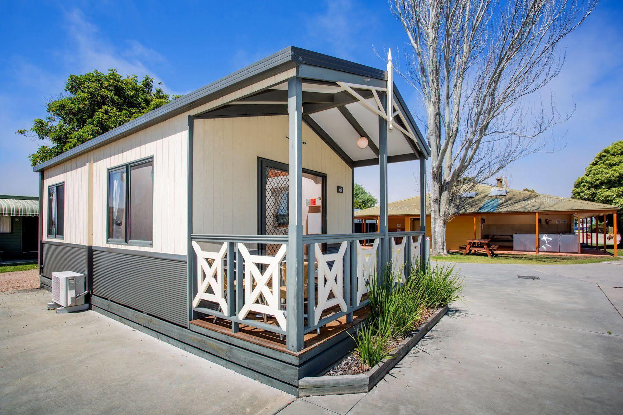 Big4 Whiters Holiday Village Lakes Entrance Exterior photo